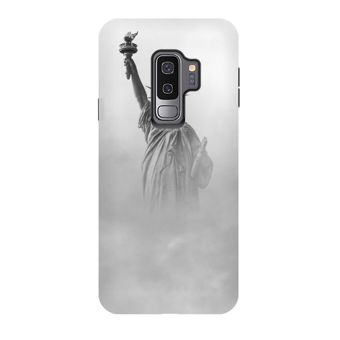 Galaxy S9 plus StrongFit Statue Of Liberty Black And White by Andrea Haase