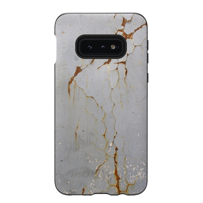 Galaxy S10e StrongFit Rust Cracks On Metal Surface by Andrea Haase