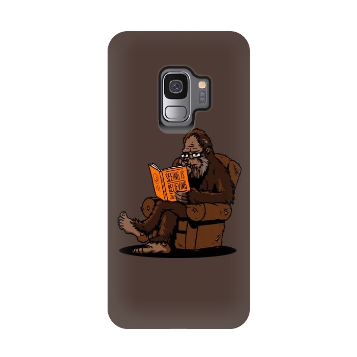 Galaxy S9 StrongFit BigFoot Reading Book - Seeing is Believing by Vó Maria