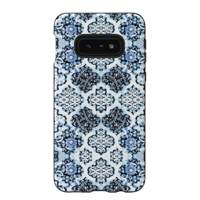 Galaxy S10e StrongFit Blue white Moroccan decorative mosaic by Oana 