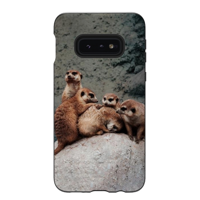 Galaxy S10e StrongFit Meerkat family by Laura Nagel
